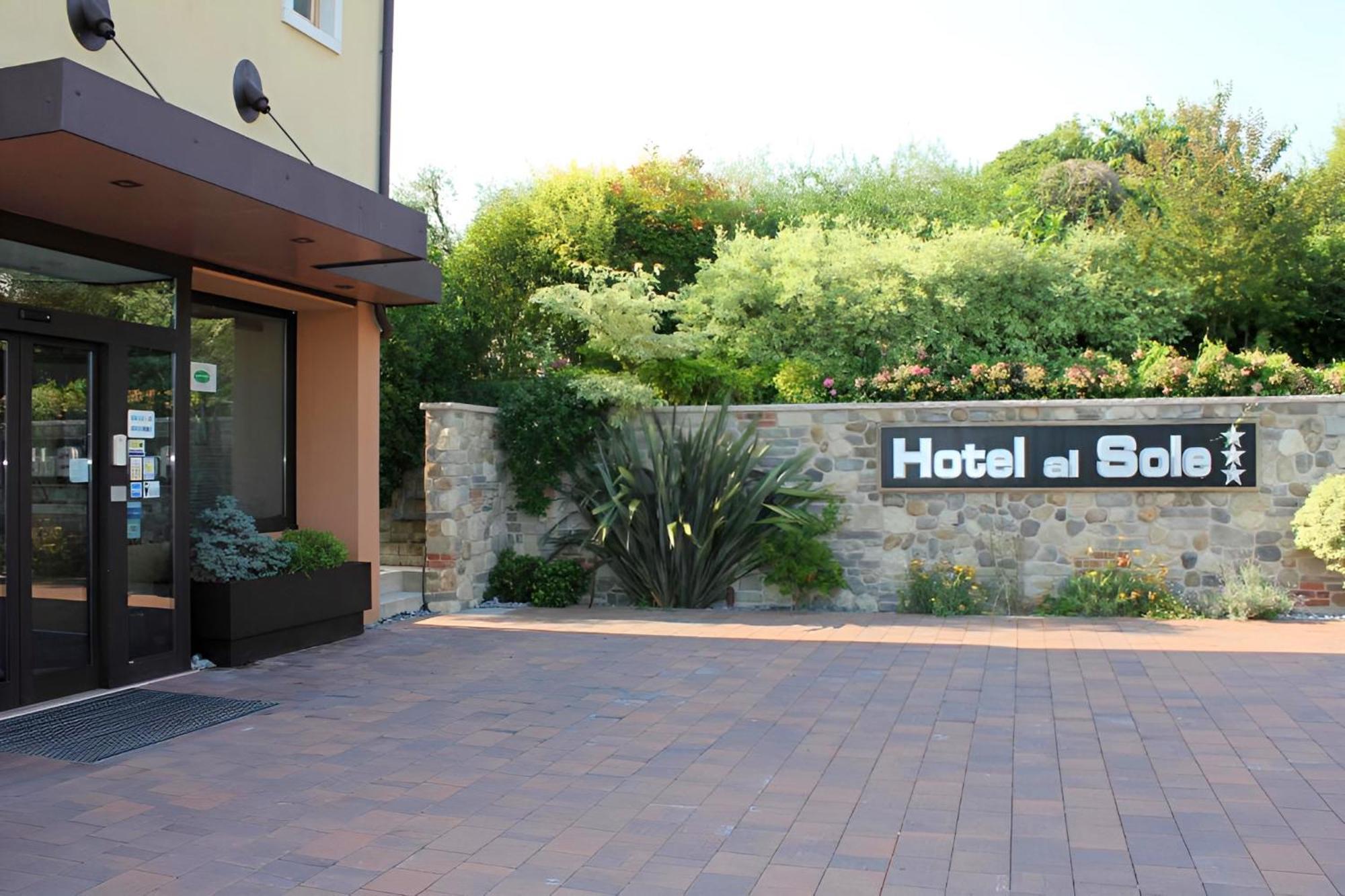 Hotel Al Sole - Enjoy Holiday Cavaion Veronese Exterior photo